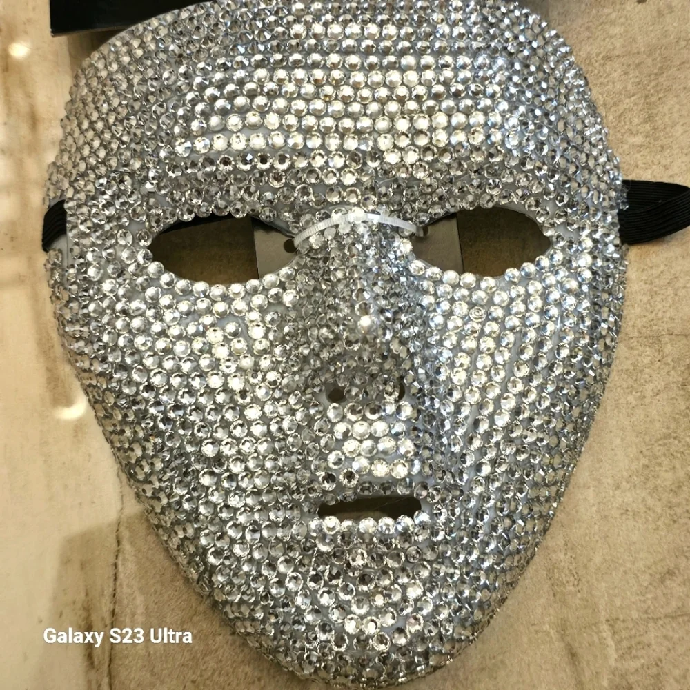 NWT Sparkling Silver Rhinestone Mask